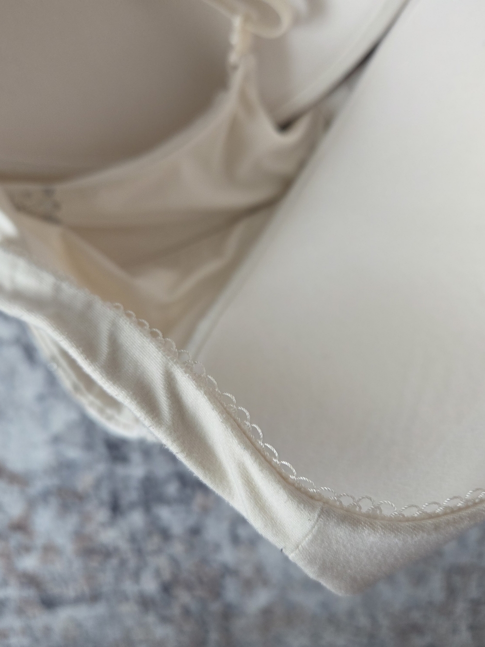 Victoria's Secret Cream Lace-Trim Bra - Picture 11 of 13